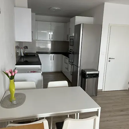 Beautiful 2 Bedroom Apartment Prostejov Exterior photo