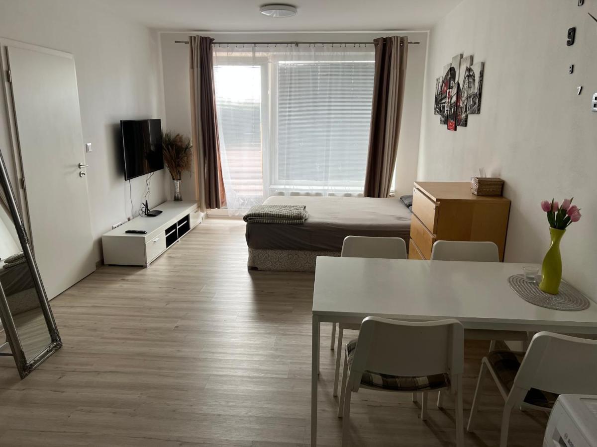 Beautiful 2 Bedroom Апартаменти *